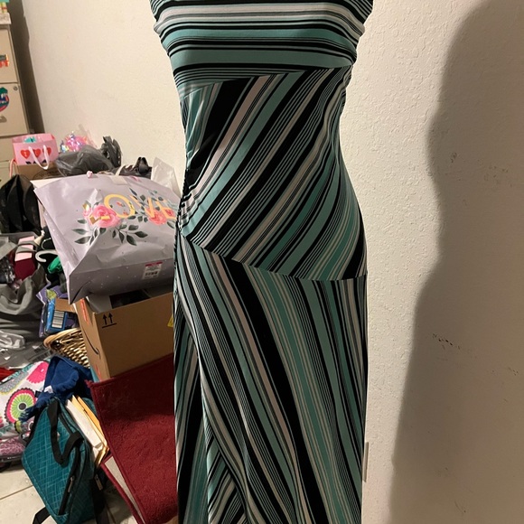 A-List Mid Body Dress - Picture 2 of 10